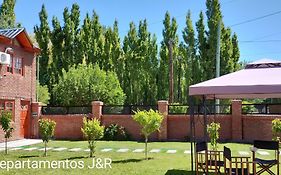 Hospedaje, Departamentos J&R